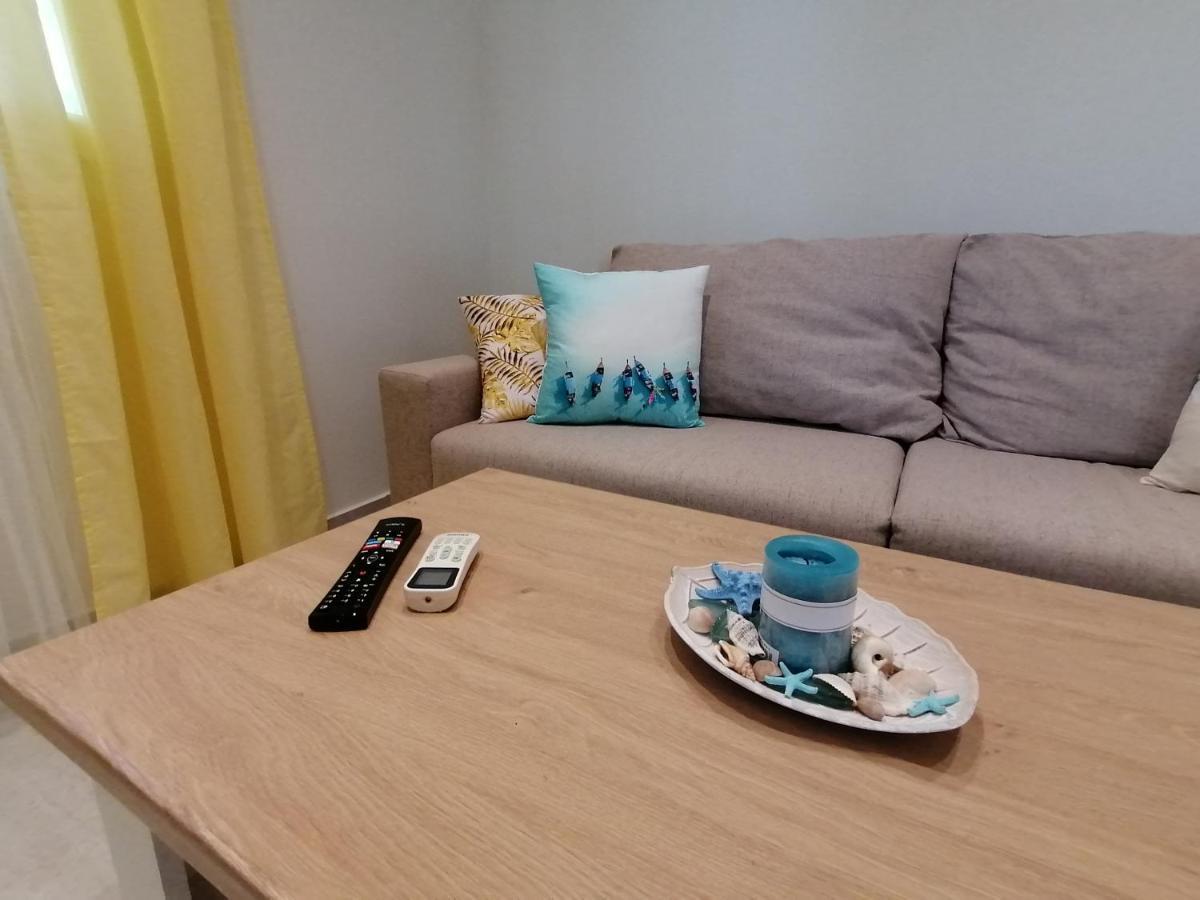 Sea Pleasure Apartment Peraía エクステリア 写真