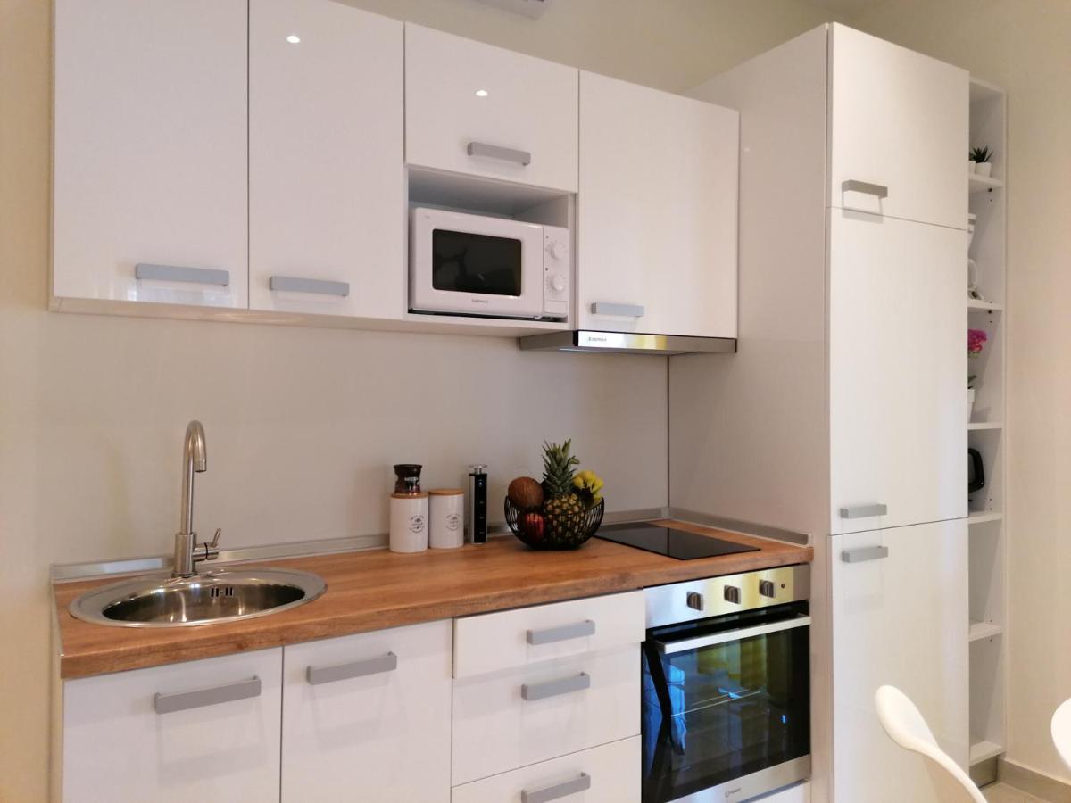 Sea Pleasure Apartment Peraía エクステリア 写真