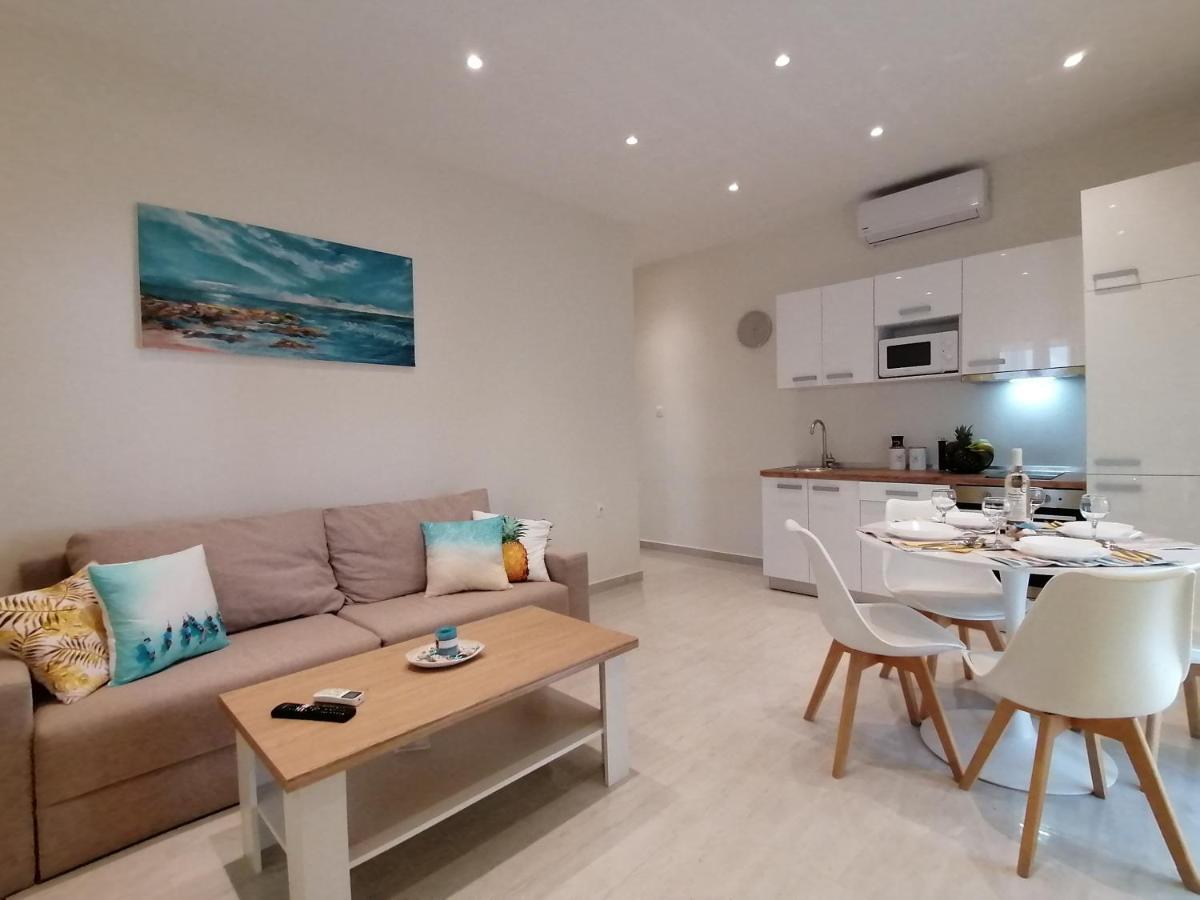Sea Pleasure Apartment Peraía エクステリア 写真