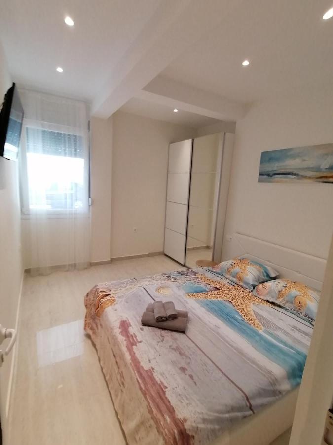 Sea Pleasure Apartment Peraía エクステリア 写真