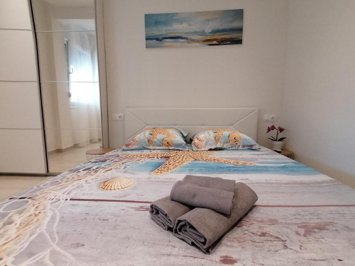 Sea Pleasure Apartment Peraía エクステリア 写真